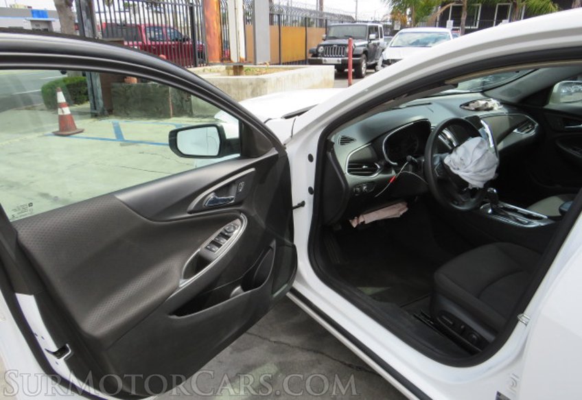 2020 Chevrolet Malibu - Image 20