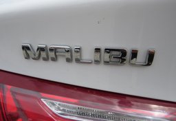 2020 Chevrolet Malibu - Image 19