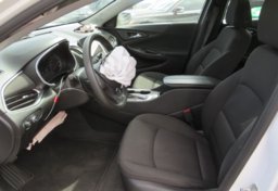 2020 Chevrolet Malibu - Image 26