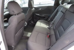 2020 Chevrolet Malibu - Image 30