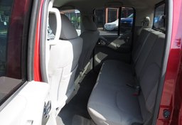 2019 Nissan Frontier - Image 28