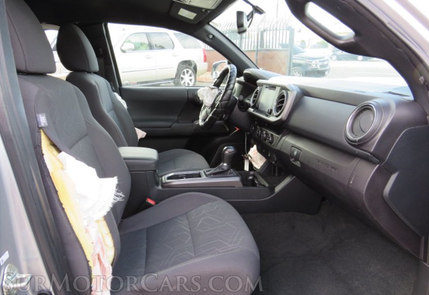 2017 Toyota Tacoma - Image 27