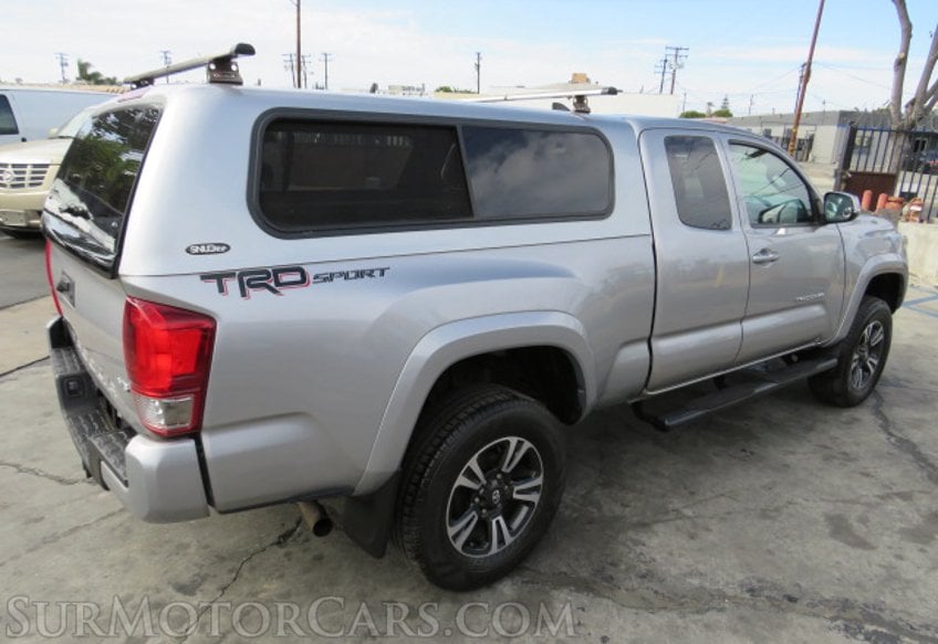 2017 Toyota Tacoma - Image 9