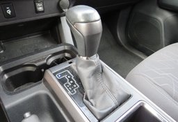 2017 Toyota Tacoma - Image 39