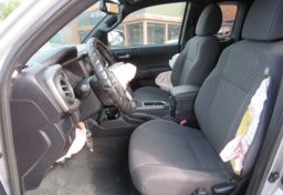 2017 Toyota Tacoma - Image 28