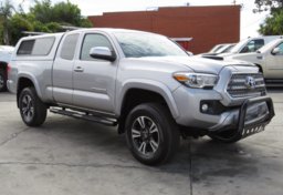 2017 Toyota Tacoma - Image 3