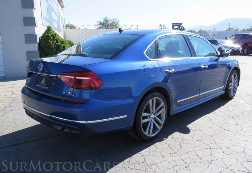2017 Volkswagen Passat - Image 5