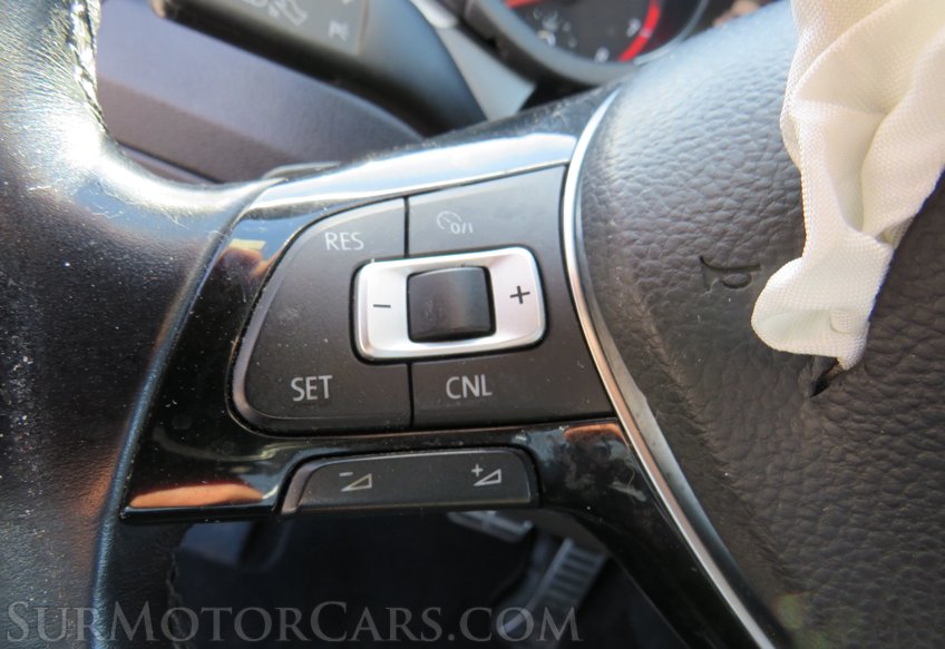 2017 Volkswagen Passat - Image 30