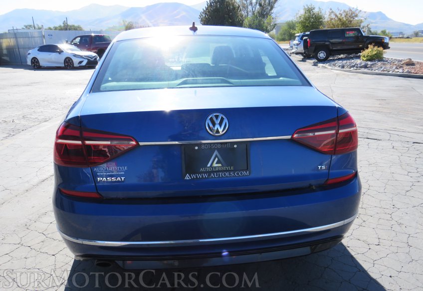 2017 Volkswagen Passat - Image 11