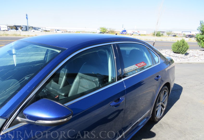 2017 Volkswagen Passat - Image 12