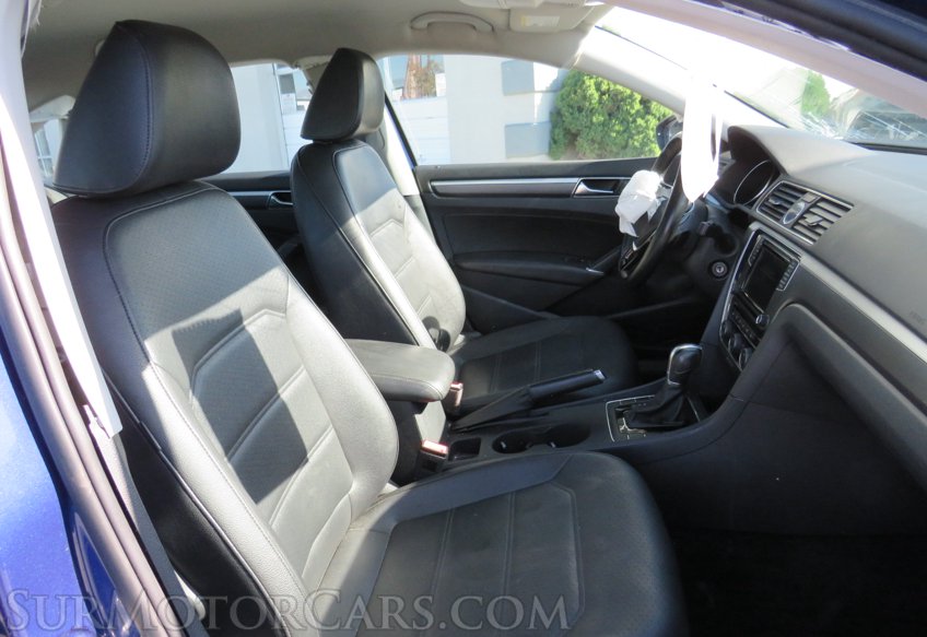 2017 Volkswagen Passat - Image 24