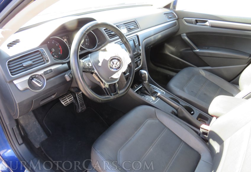 2017 Volkswagen Passat - Image 21