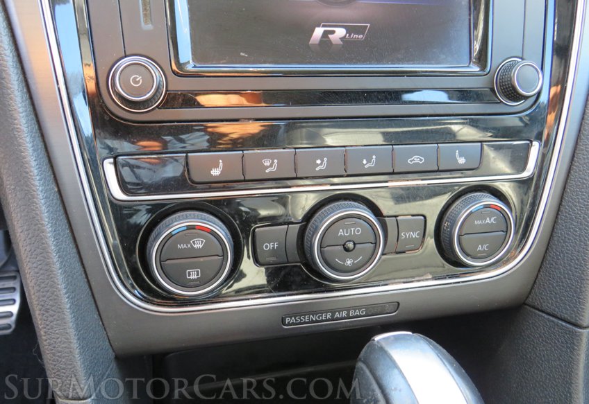 2017 Volkswagen Passat - Image 34