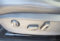 2017 Volkswagen Passat - Image 40