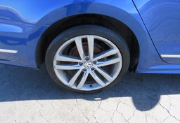 2017 Volkswagen Passat - Image 45