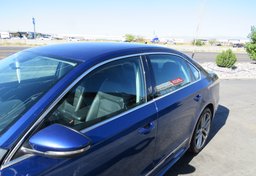 2017 Volkswagen Passat - Image 12