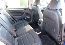 2017 Volkswagen Passat - Image 28