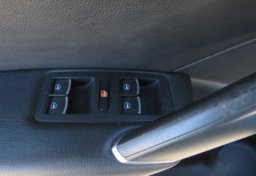 2017 Volkswagen Passat - Image 38