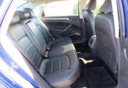 2017 Volkswagen Passat - Image 25