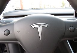 2020 Tesla Model Y - Image 32