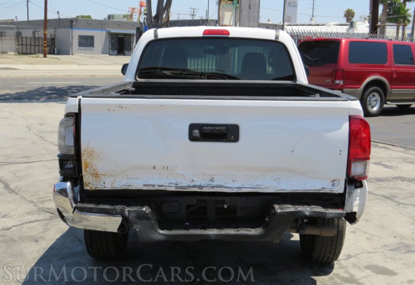 2018 Toyota Tacoma - Image 10