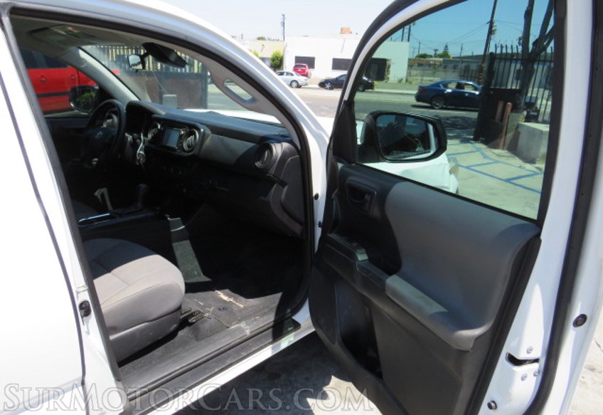 2018 Toyota Tacoma - Image 18