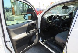 2018 Toyota Tacoma - Image 17