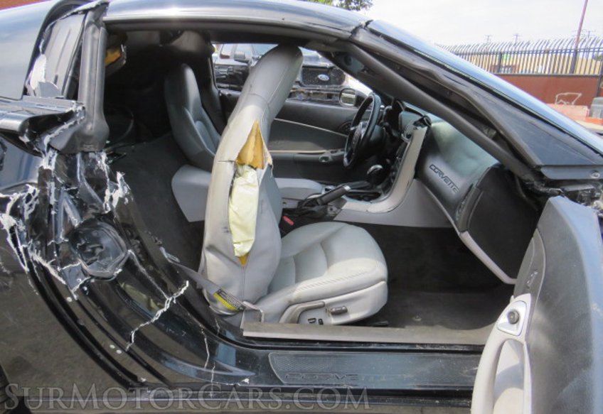 2005 Chevrolet Corvette - Image 18