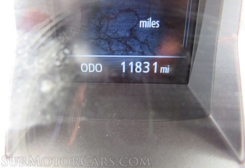 2019 Toyota Tacoma - Image 32