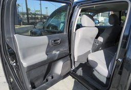 2019 Toyota Tacoma - Image 21