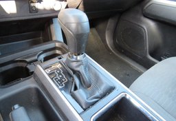 2019 Toyota Tacoma - Image 34