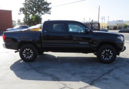2019 Toyota Tacoma - Image 6