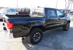 2019 Toyota Tacoma - Image 10