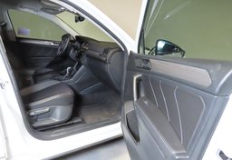 2023 Volkswagen Tiguan - Image 20