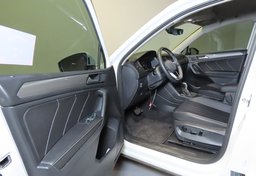 2023 Volkswagen Tiguan - Image 25