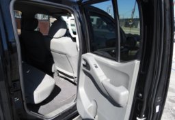 2020 Nissan Frontier - Image 23