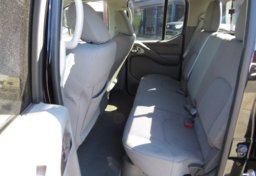 2020 Nissan Frontier - Image 30