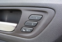 2017 Acura TLX - Image 40