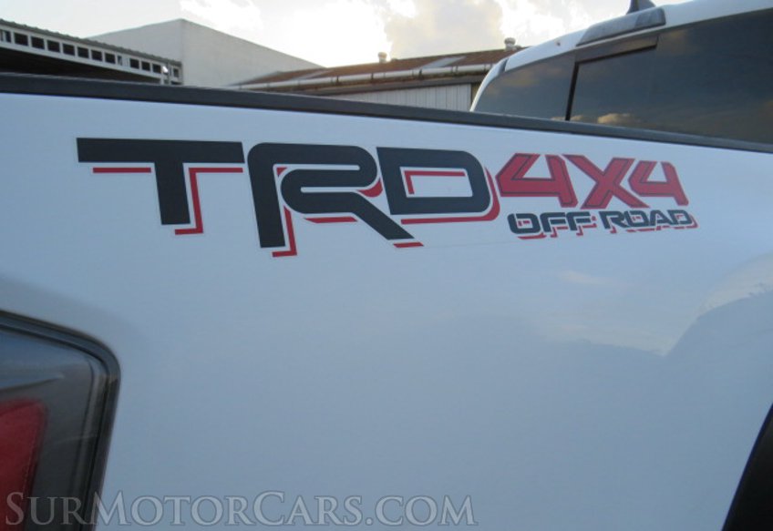 2020 Toyota Tacoma 4WD - Image 17