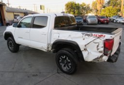 2020 Toyota Tacoma 4WD - Image 10