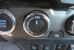 2020 Toyota Tacoma 4WD - Image 39