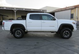 2020 Toyota Tacoma 4WD - Image 5