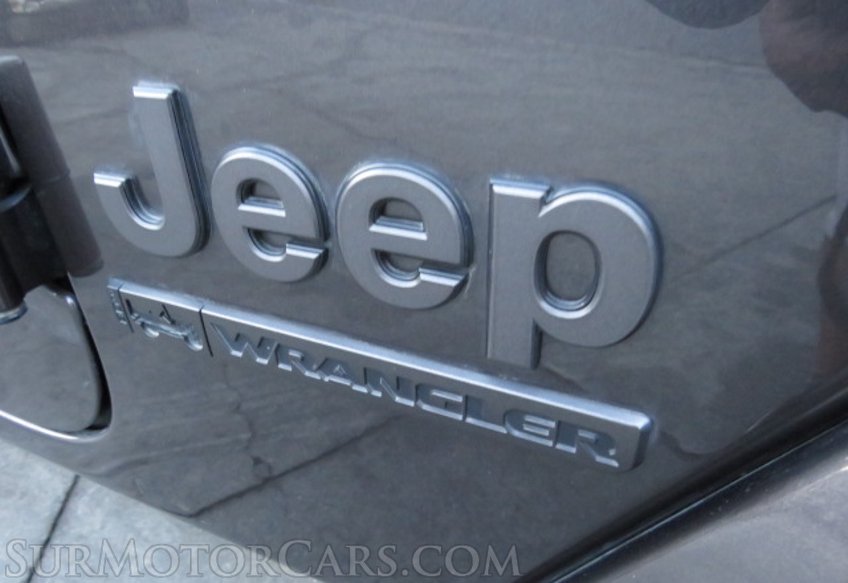 2021 Jeep Wrangler - Image 17