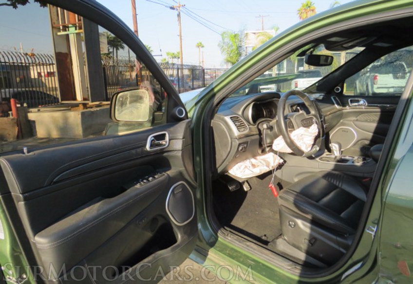 2020 Jeep Grand Cherokee - Image 19