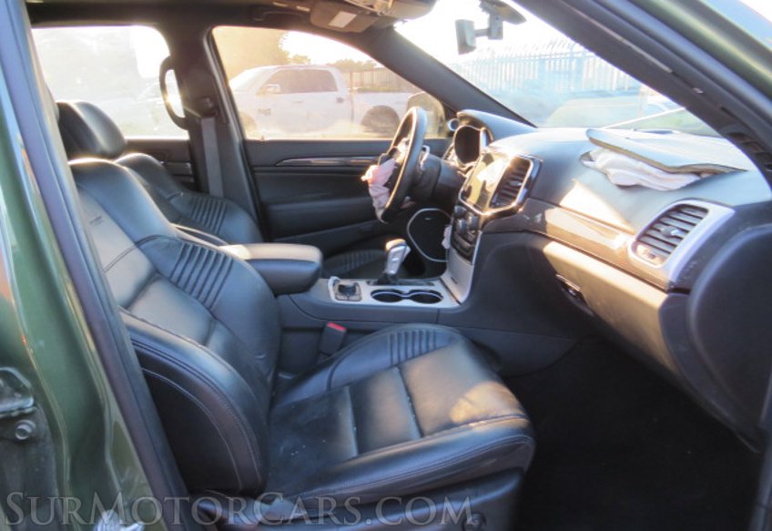 2020 Jeep Grand Cherokee - Image 24