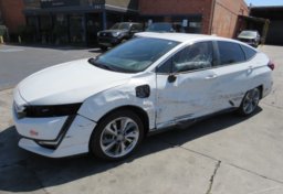 2019 Honda Clarity Plug-In Hybrid - Image 2