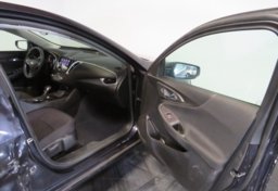 2023 Chevrolet Malibu - Image 24