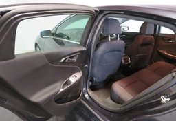 2023 Chevrolet Malibu - Image 25