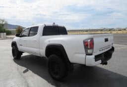 2021 Toyota Tacoma 4WD - Image 8