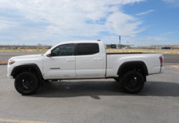 2021 Toyota Tacoma 4WD - Image 10